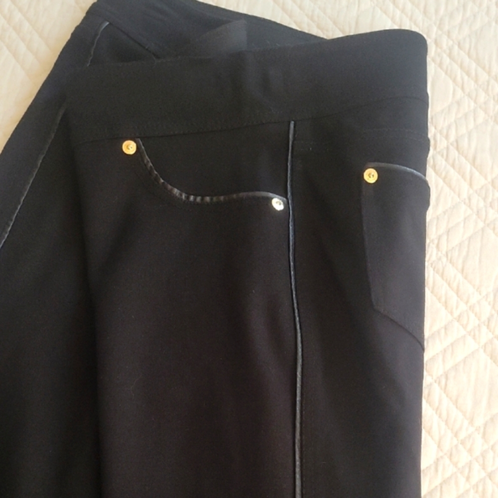 Peter Nygard Black Jeggings with Gold Button and Brads - Picture 3 of 5